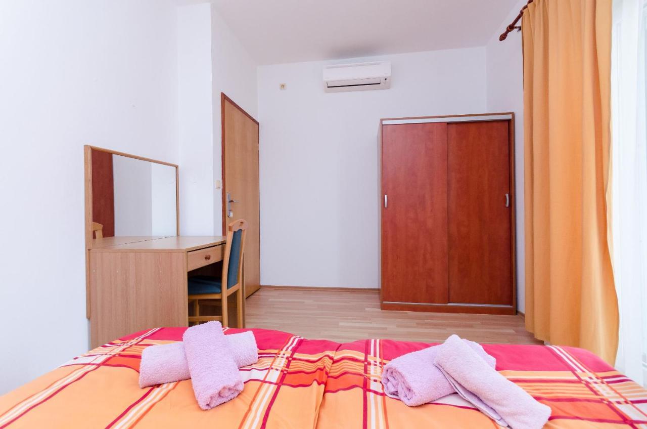 Apartments And Room Ljubica Lopar Buitenkant foto