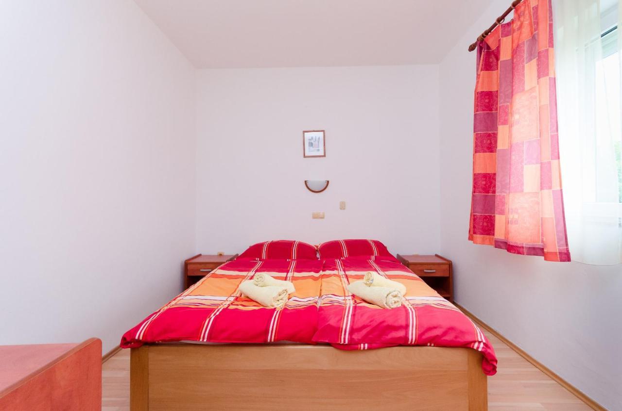 Apartments And Room Ljubica Lopar Buitenkant foto