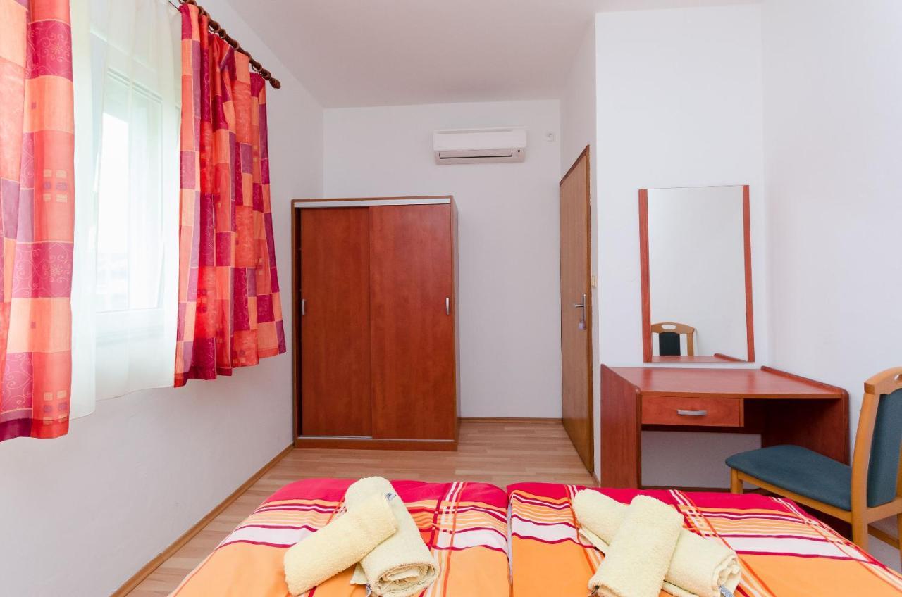 Apartments And Room Ljubica Lopar Buitenkant foto