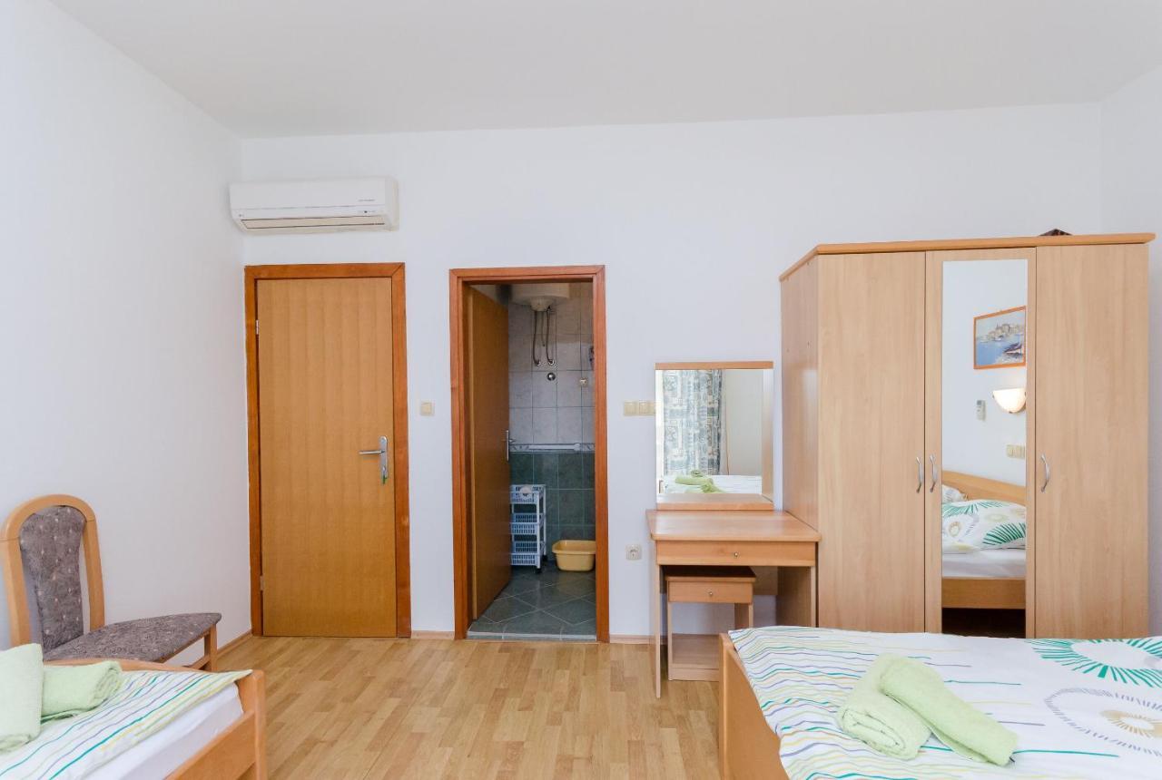 Apartments And Room Ljubica Lopar Buitenkant foto