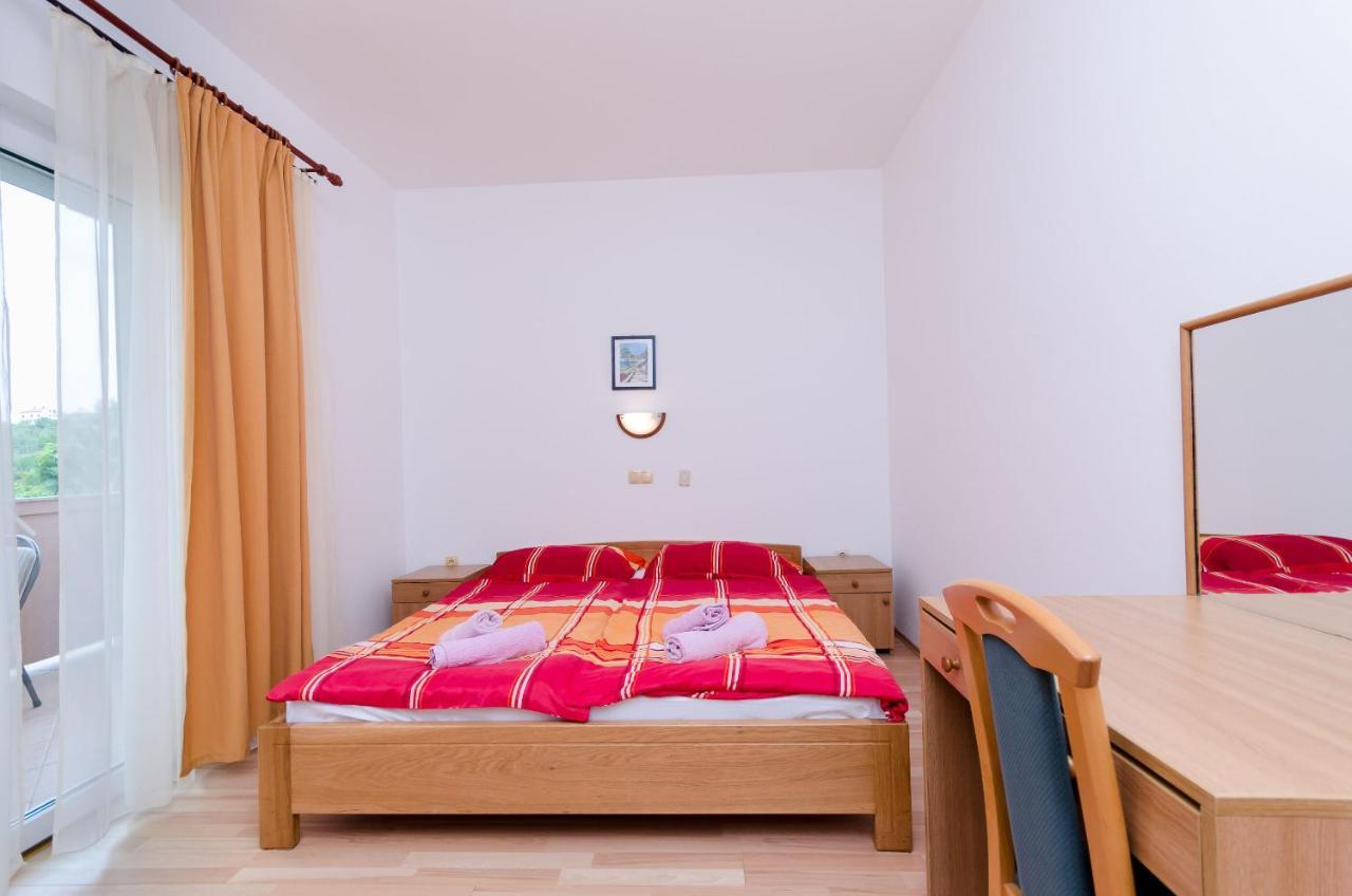 Apartments And Room Ljubica Lopar Buitenkant foto